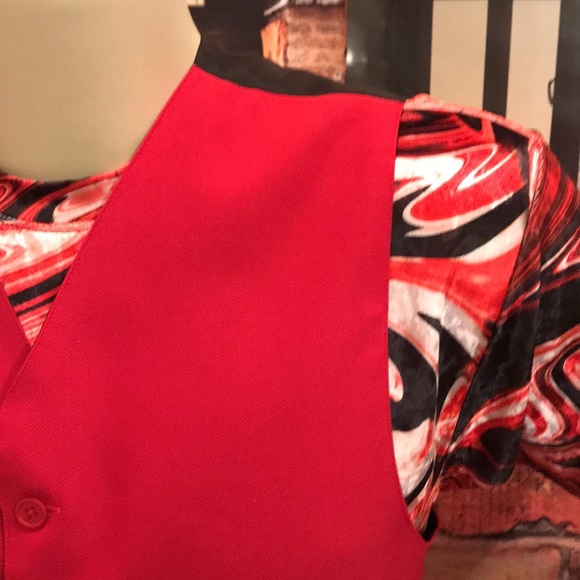 Exactitude Red Vest - Picture 6 of 13
